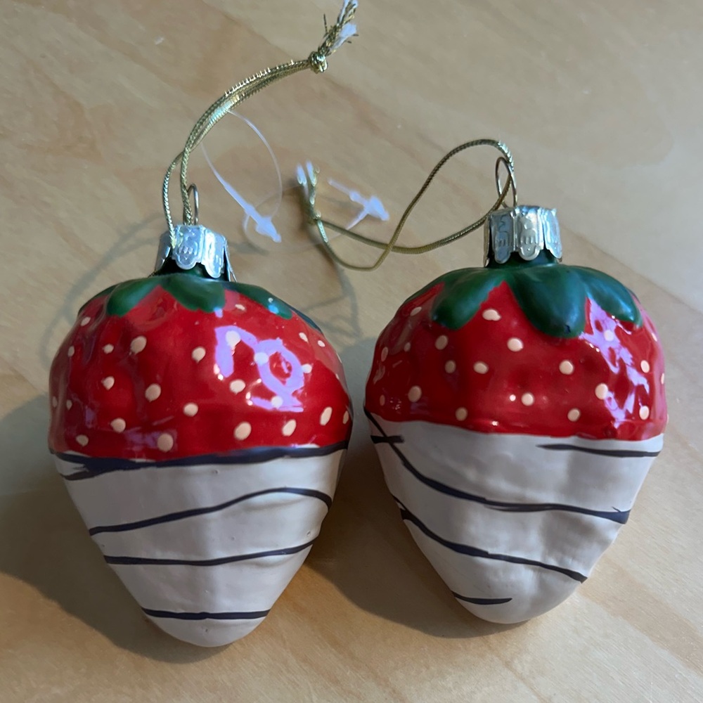 🍓 Two 2️⃣ Realistic Dipped Strawberry Ornaments